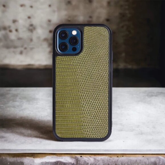 Minimalist iPhone 12 & 12 Pro Case - Premium Lizard Leather - Needles Color - Picture 3 of 5